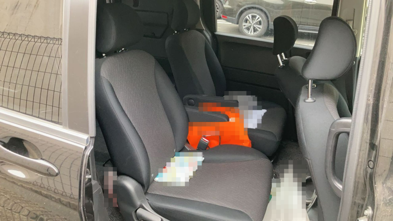 内装後方シート