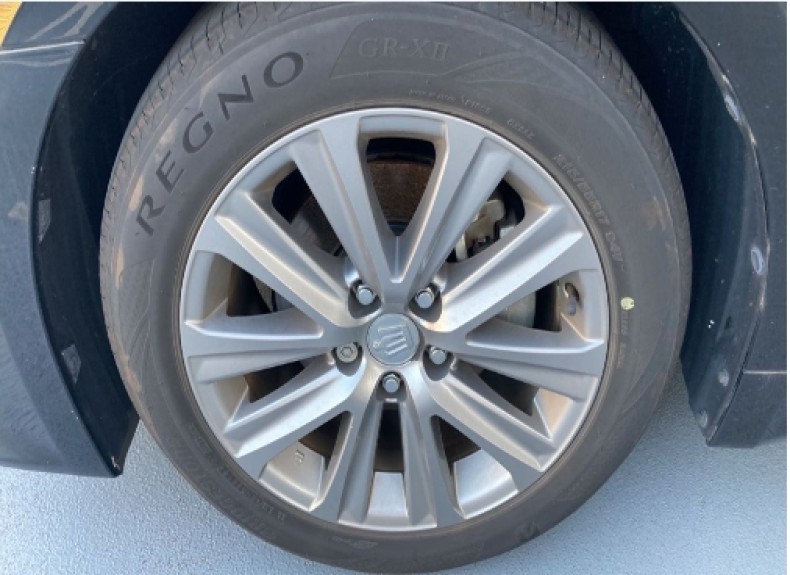 タイヤホイール前