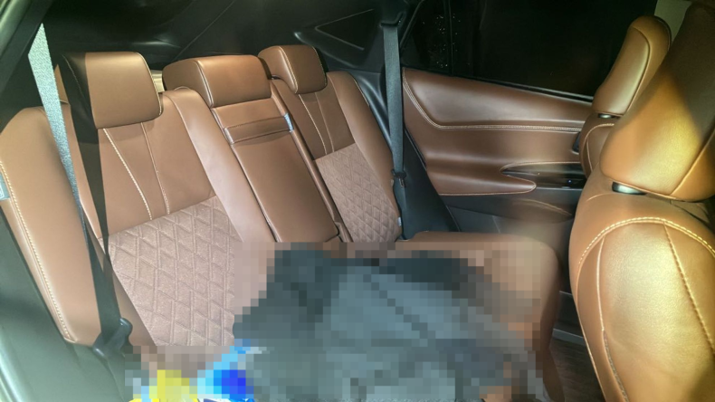 内装後方シート