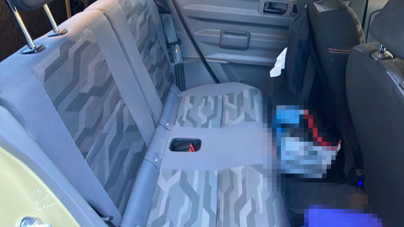 内装後方シート