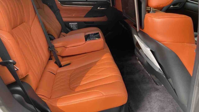 内装後方シート