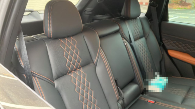 内装後方シート