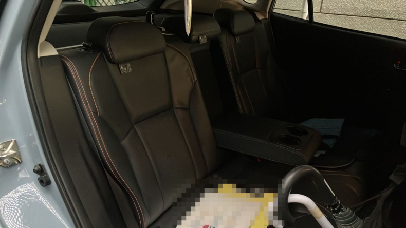 内装後方シート