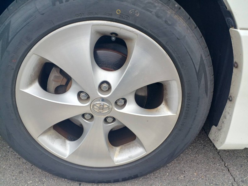 タイヤホイール前