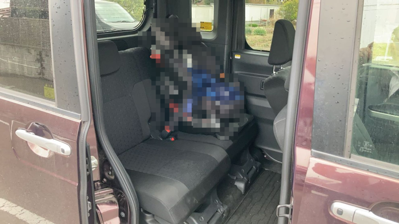 内装後方シート