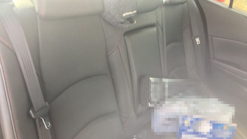 内装後方シート