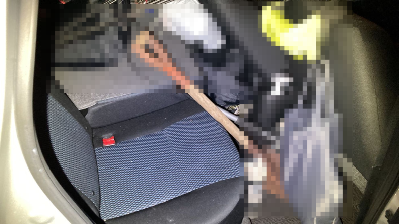 内装後方シート