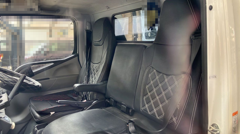 内装後方シート