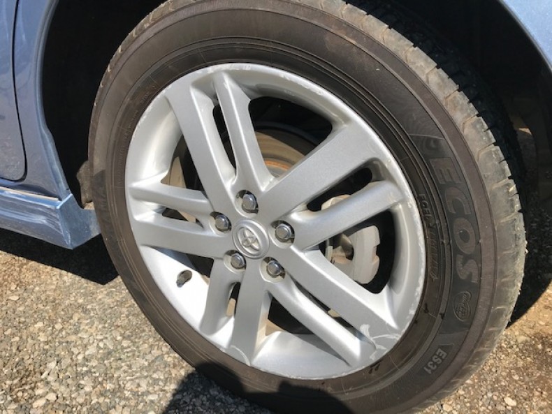 タイヤホイール前