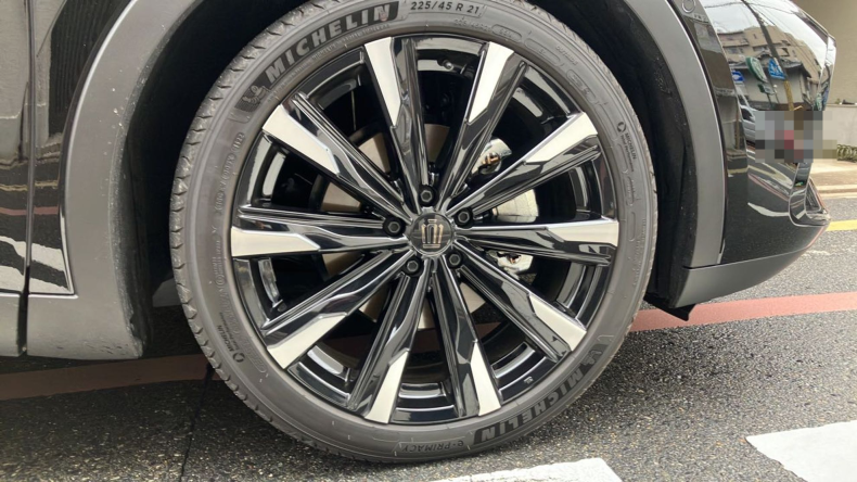 タイヤホイール前