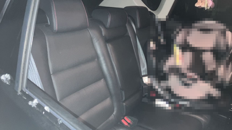 内装後方シート