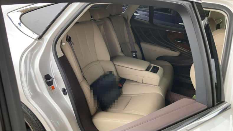 内装後方シート