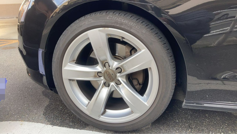 タイヤホイール前