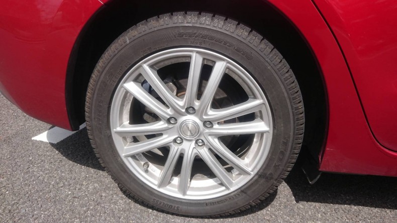 タイヤホイール前