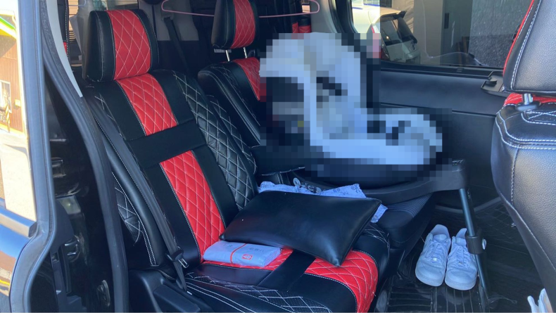 内装後方シート