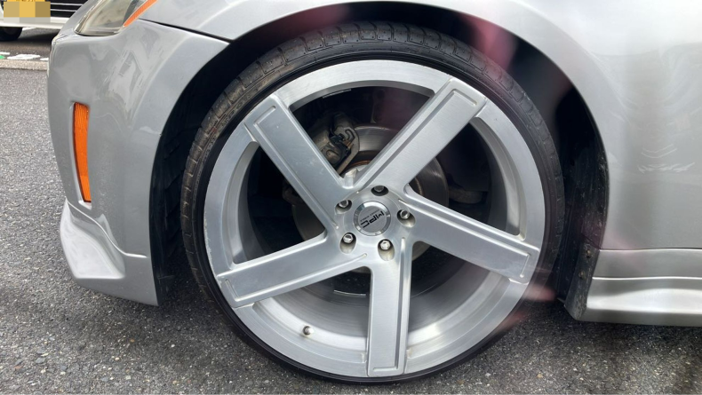 タイヤホイール前