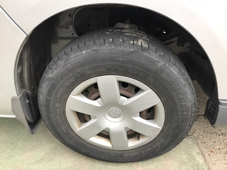 タイヤホイール前