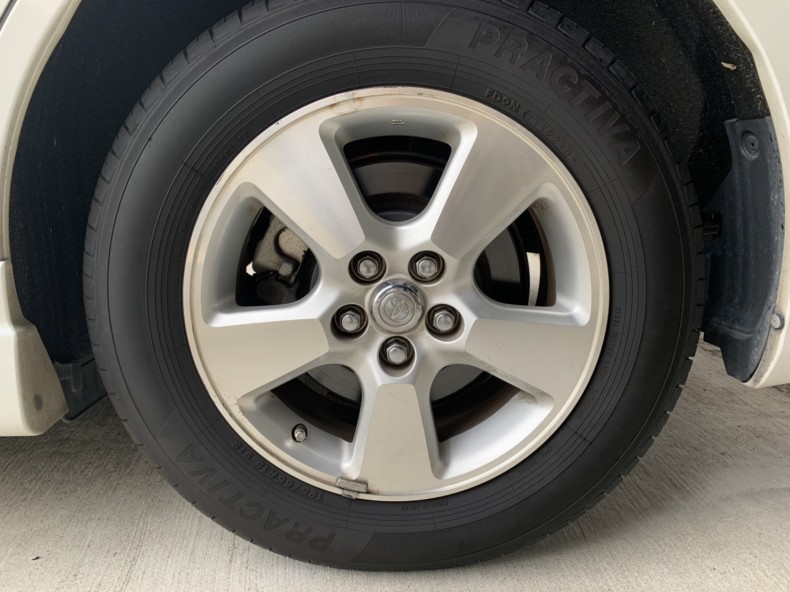 タイヤホイール前