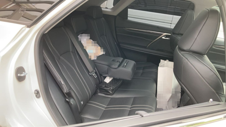 内装後方シート