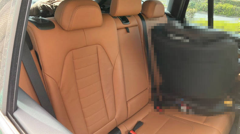 内装後方シート