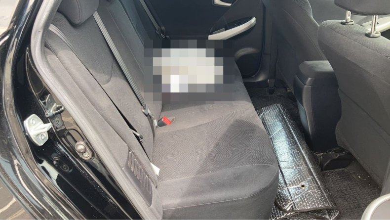 内装後方シート