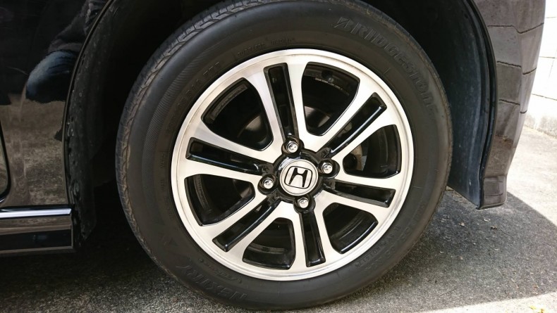 タイヤホイール前