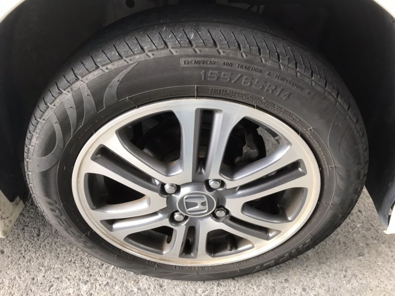 タイヤホイール前