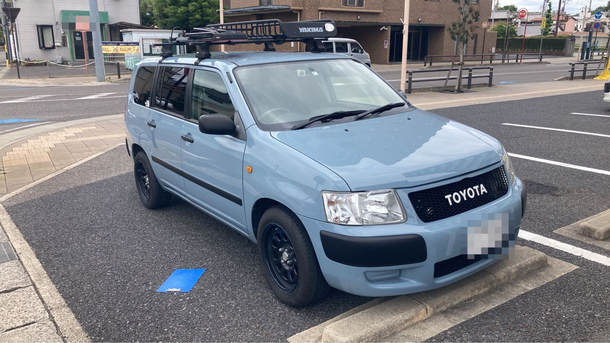 トヨタ　サクシードバンの車種サムネイル画像