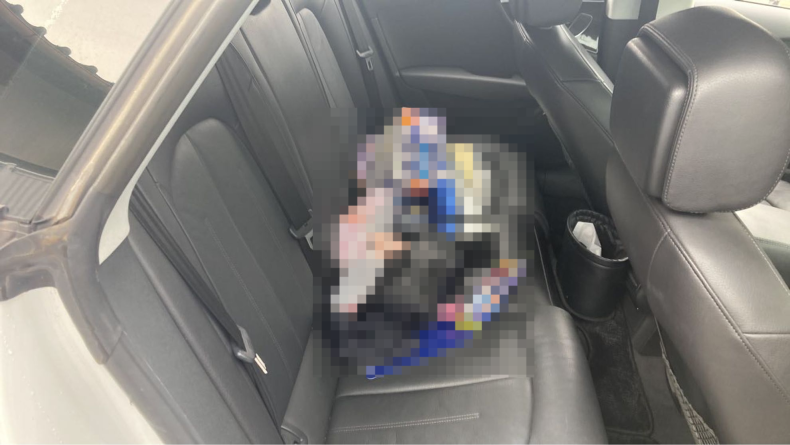 内装後方シート