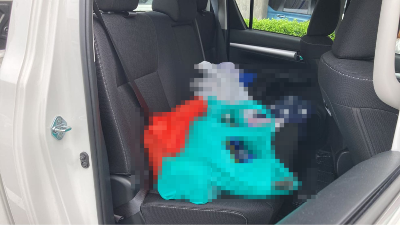 内装後方シート