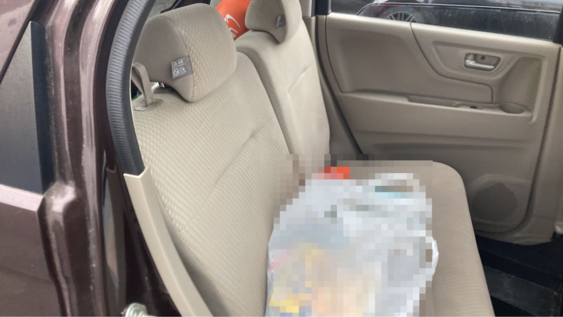 内装後方シート