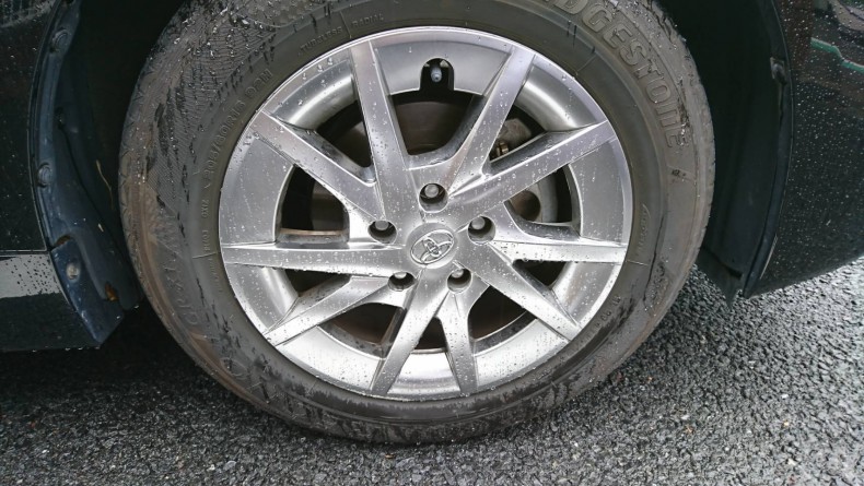 タイヤホイール前