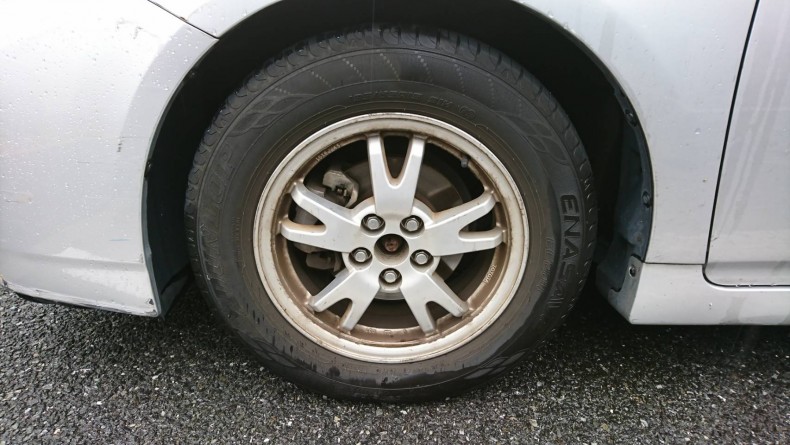 タイヤホイール前