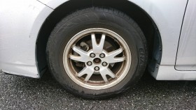 タイヤホイール前