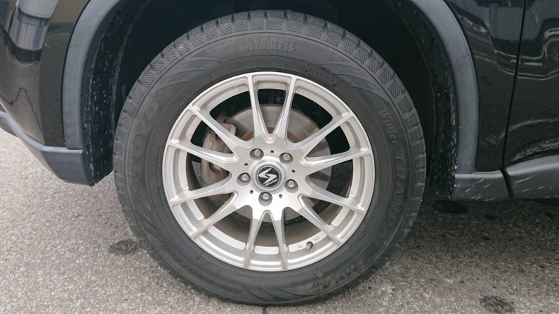 タイヤホイール前