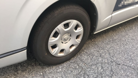 タイヤホイール前