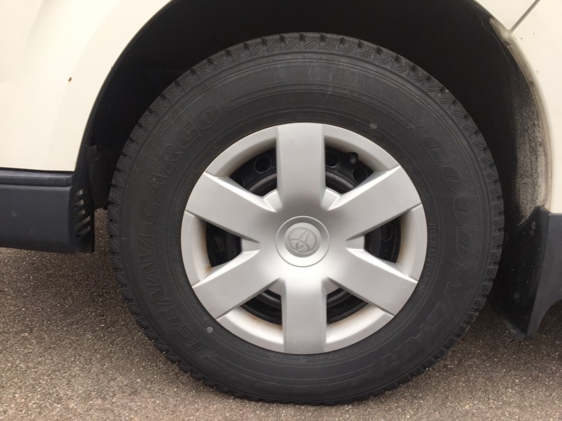 タイヤホイール前