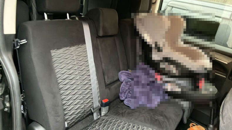 内装後方シート