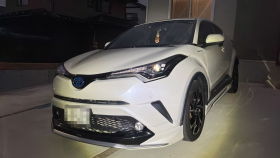 トヨタ/Ｃ－ＨＲ-200011