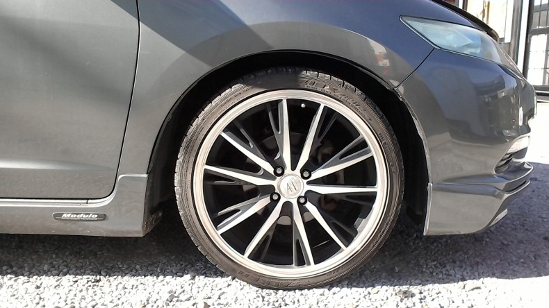 タイヤホイール前