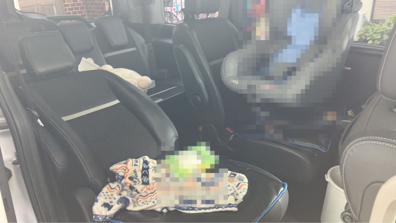 内装後方シート