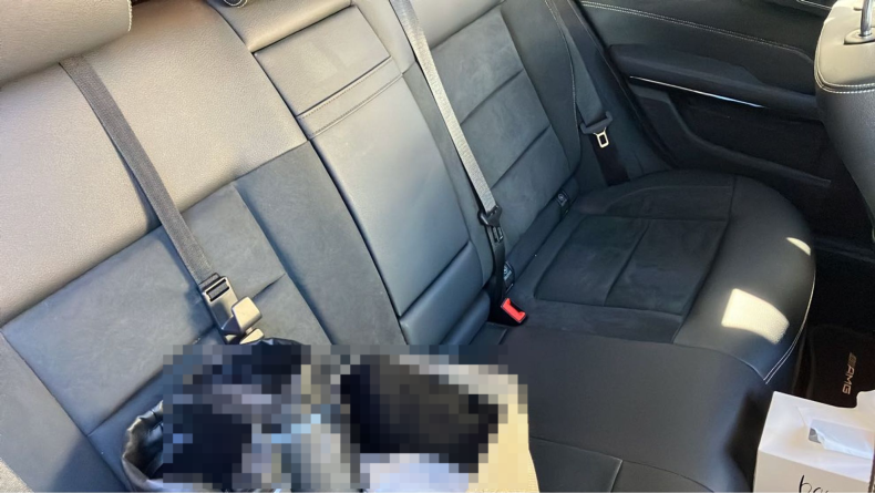 内装後方シート