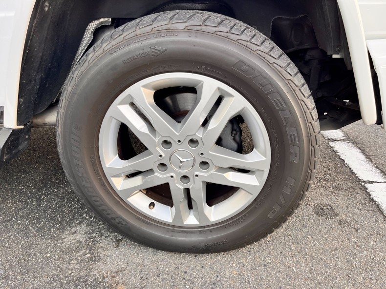 タイヤホイール前