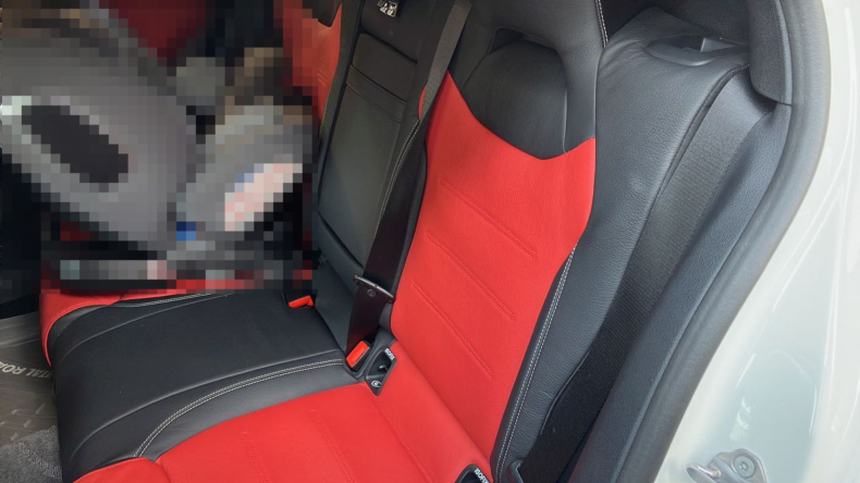 内装後方シート