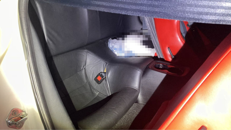 内装後方シート