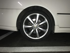 タイヤホイール前