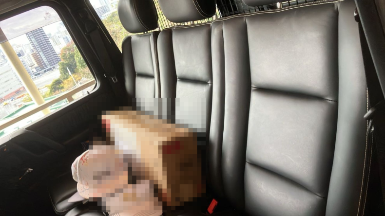 内装後方シート