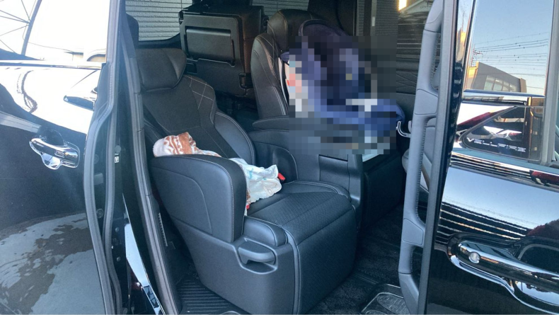 内装後方シート