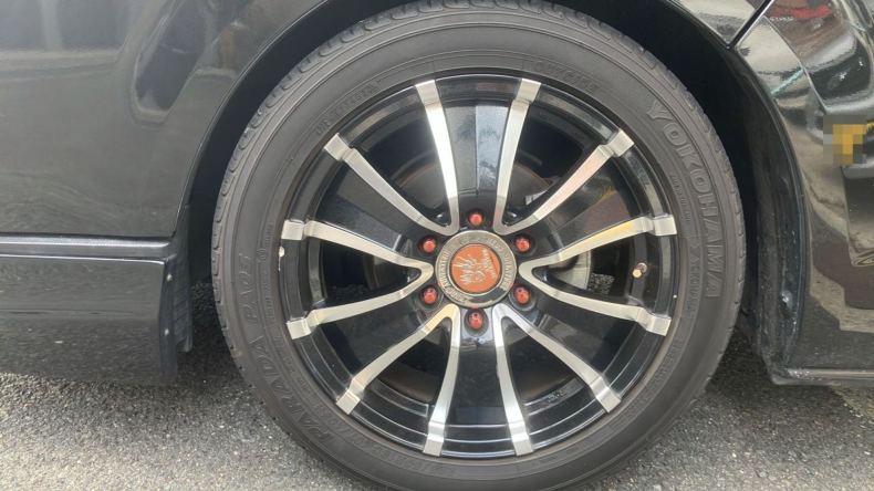 タイヤホイール前