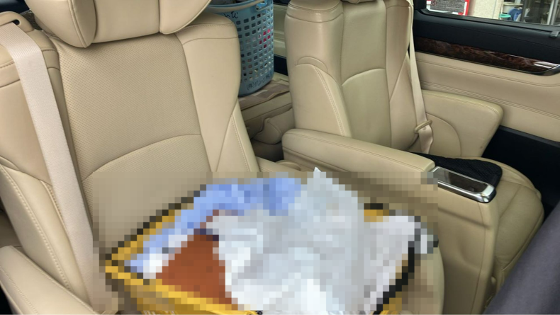 内装後方シート